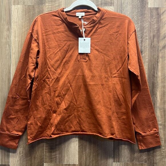 DONNI - Lightweight 3 Button Henley in Rust - Picture 1 of 5